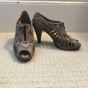 Vaneli snake skin heels